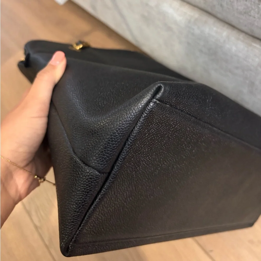 Authentic CHANEL jumbo black caviar leather supermodel large shipping tote